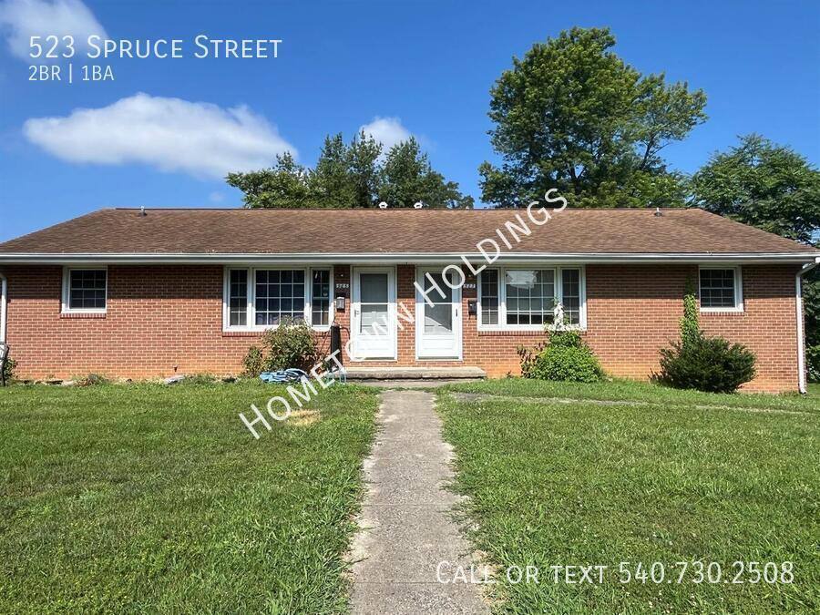 Apartment for rent at 523 Spruce St, Vinton, VA 24179