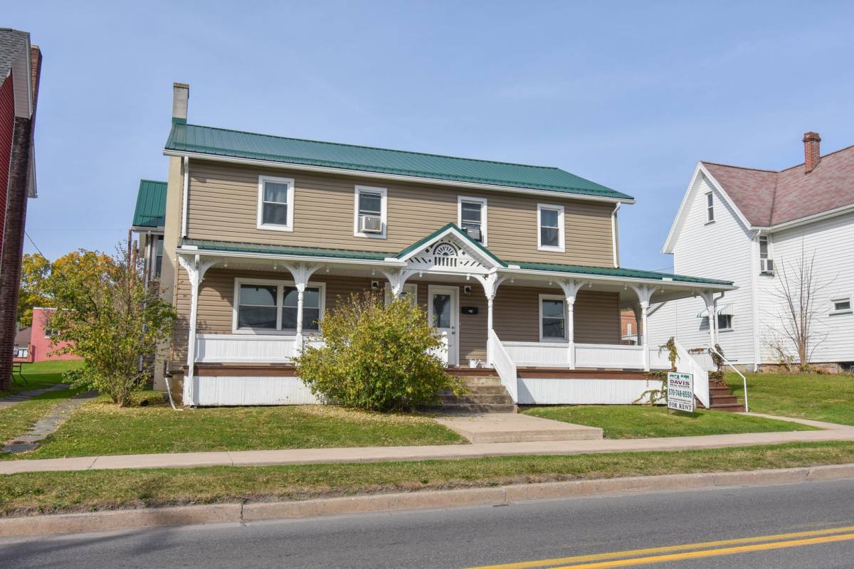 Apartment for rent at 903-905 Bellefonte Ave, Lock Haven, PA 17745