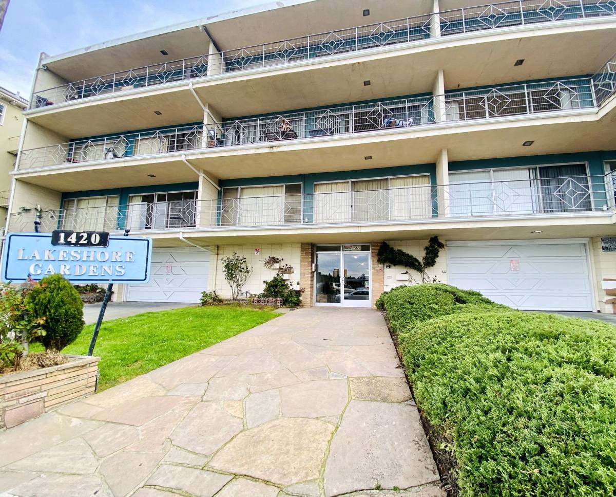 Apartment for rent at 1420 Lakeshore Ave, Oakland, CA 94606