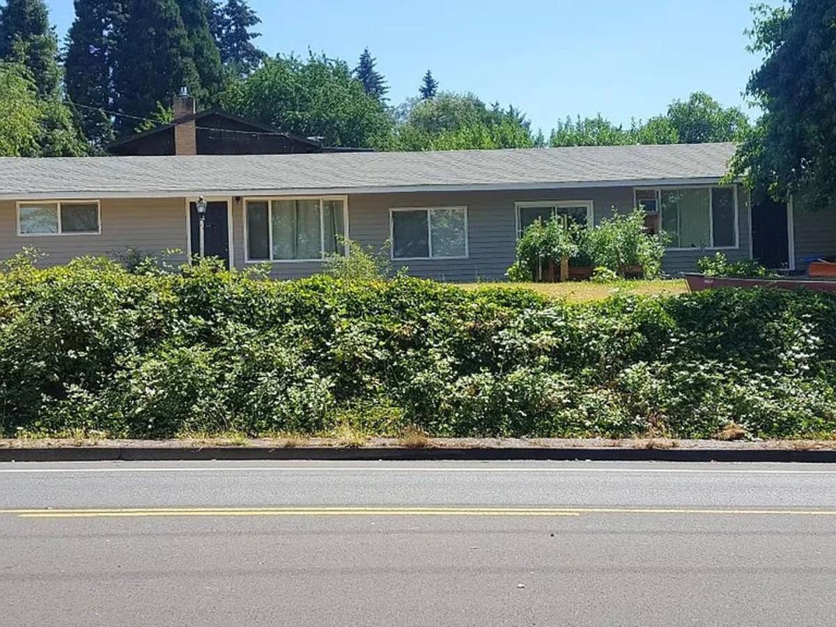 Apartment for rent at 3140-3142 W 18th Ave, Eugene, OR 97402