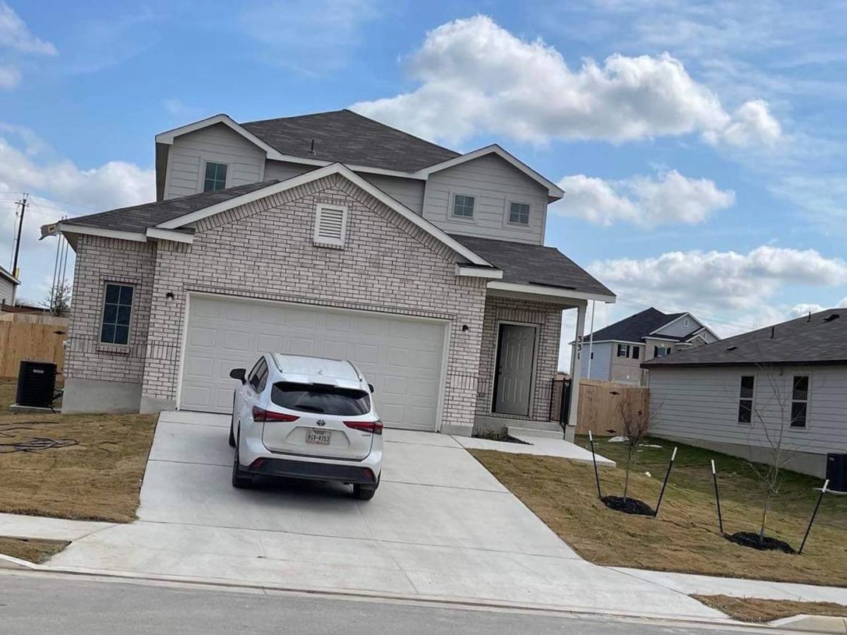 Townhouse for rent at 331 Saddle Leaf, Cibolo, TX 78108