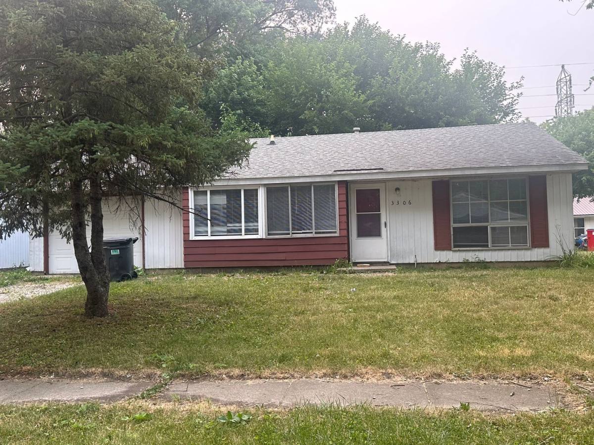 House for rent at 3306 Ridgewood Dr, Champaign, IL 61821