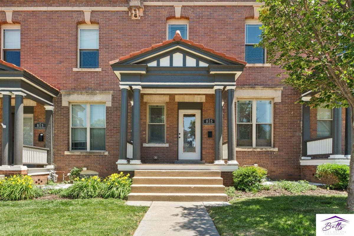 Apartment for rent at 811-819 S 33rd, Omaha, NE 68105