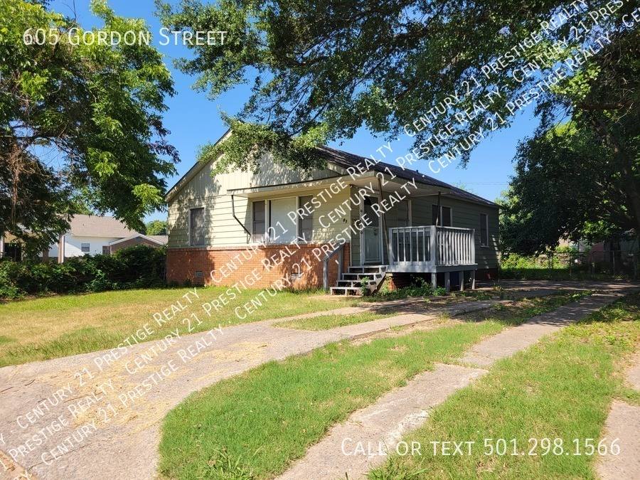 House for rent at 605 Gordon St, North Little Rock, AR 72117