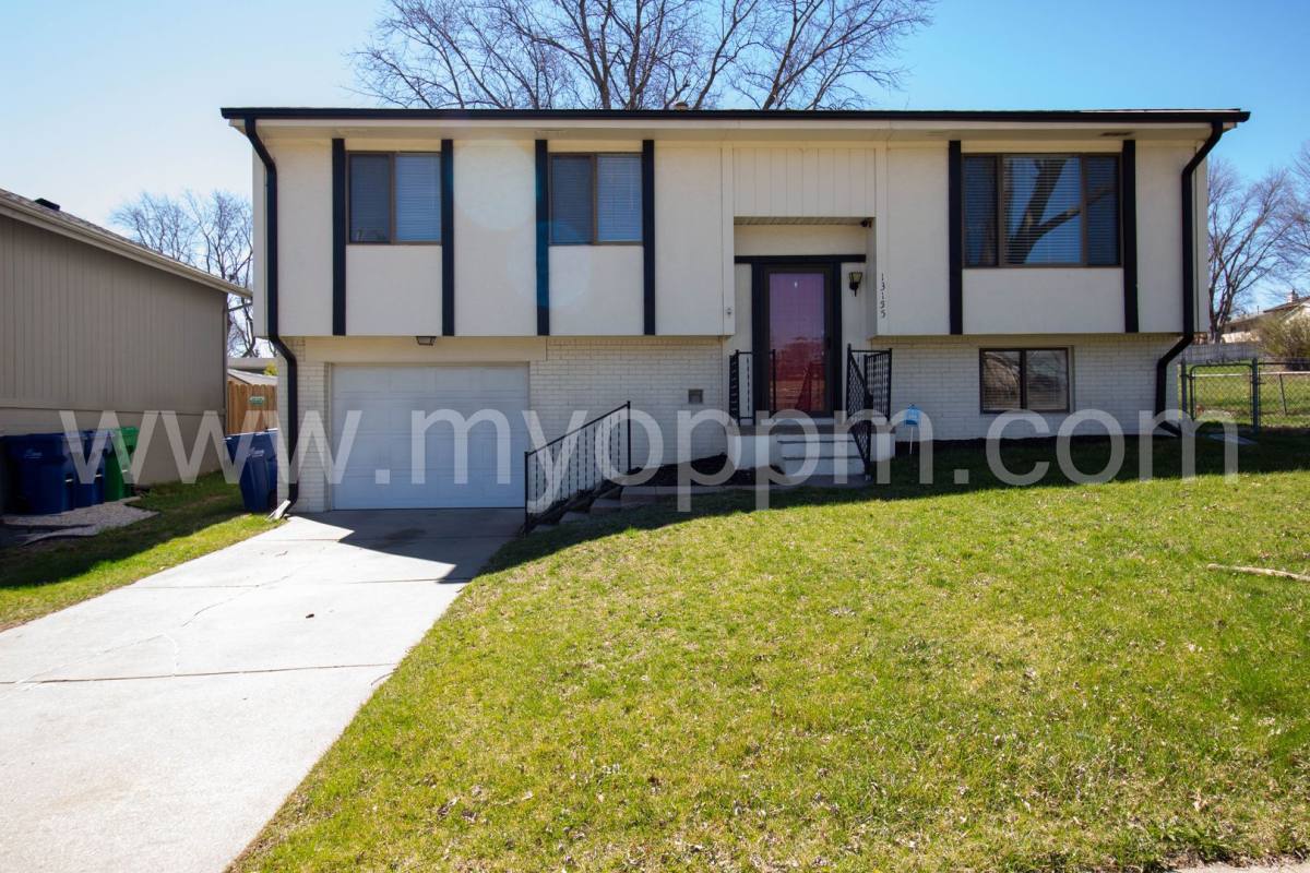 House for rent at 13155 Gertrude St, Omaha, NE 68138