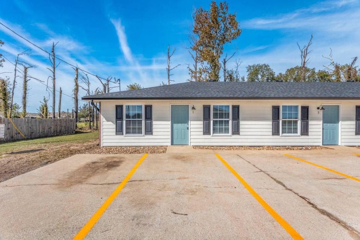 Apartment for rent at 1820 Monaghan Dr, Lake Charles, LA 70605