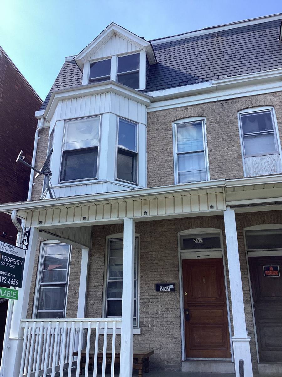 Townhouse for rent at 257 W Jackson St, York, PA 17401
