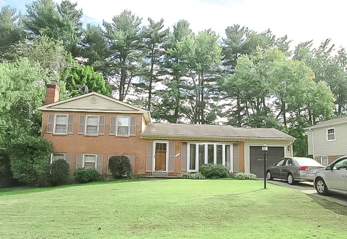 House for rent at 9227 Talisman Dr, Vienna, VA 22182