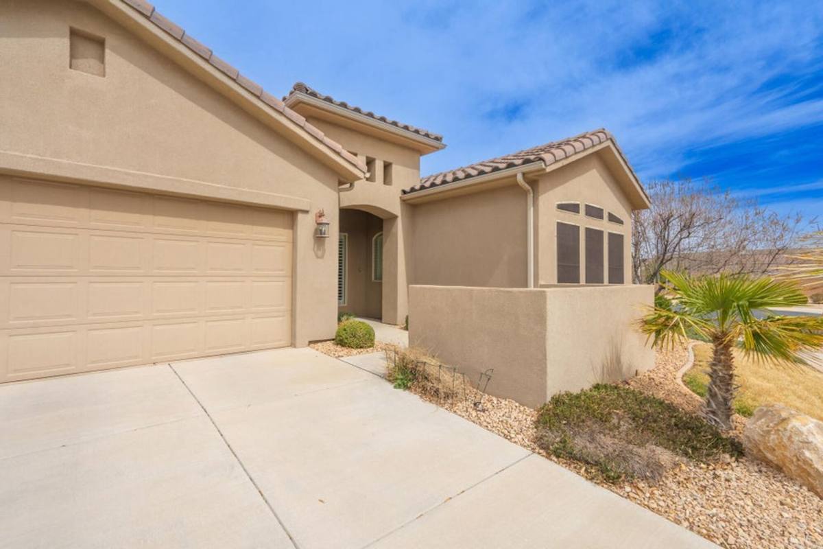 House for rent at 1548 W Bonita Bay Circle, Saint George, UT 84790