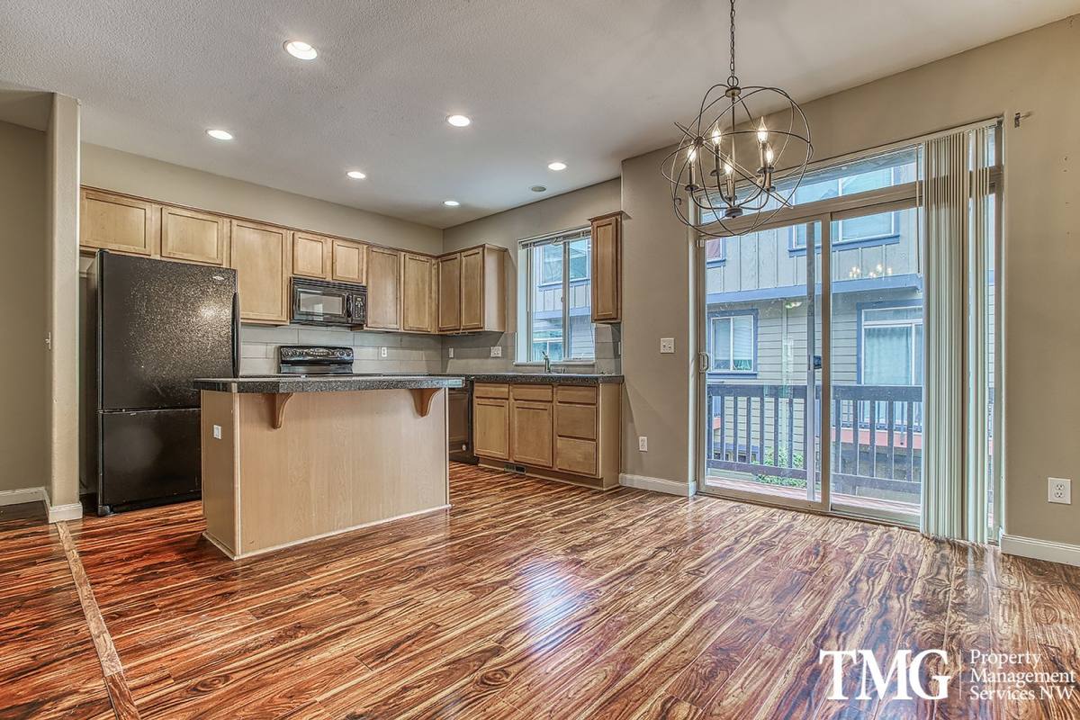 Townhouse for rent at 1414 NE Edgefield St, Hillsboro, OR 97124