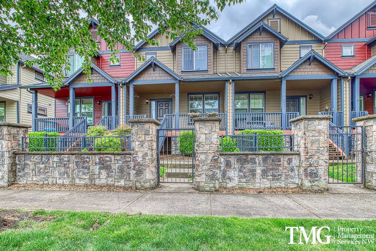 Townhouse for rent at 1438 NE Edgefield St, Hillsboro, OR 97124