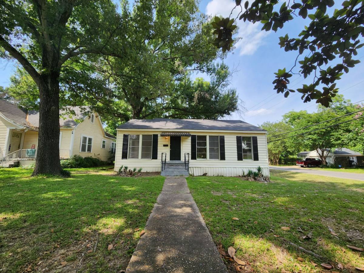 House for rent at 102 College St, Shreveport, LA 71104