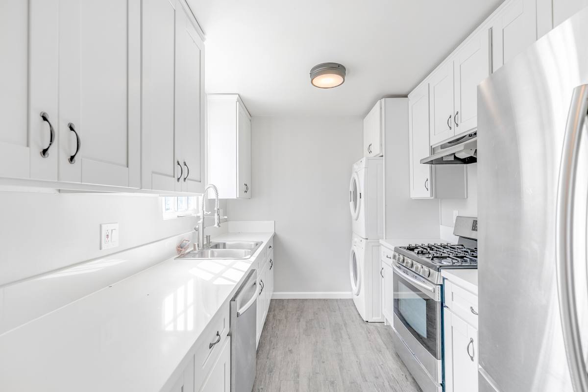 Apartment for rent at 2428 Kansas Ave E, Santa Monica, CA 90404