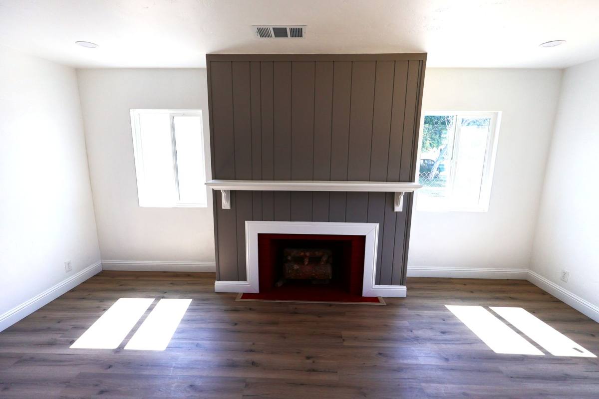 House for rent at 301 10th St, Bakersfield, CA 93304
