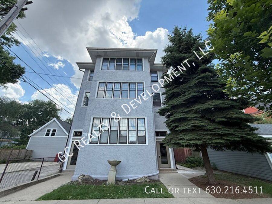 Apartment for rent at 717-719 Randolph St #719, Oak Park, IL 60302