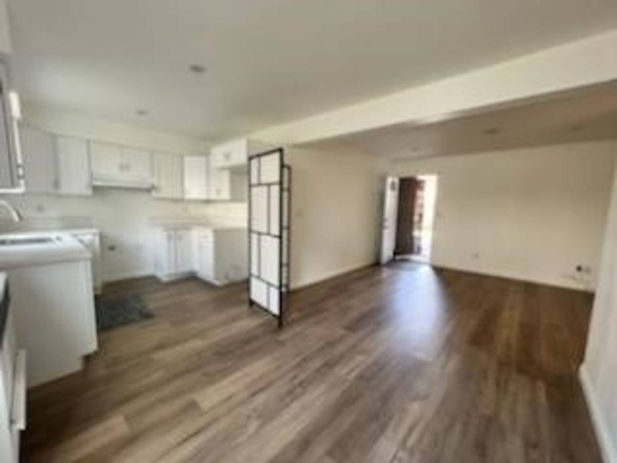 Apartment for rent at 11230 Louise Ave, Lynwood, CA 90262