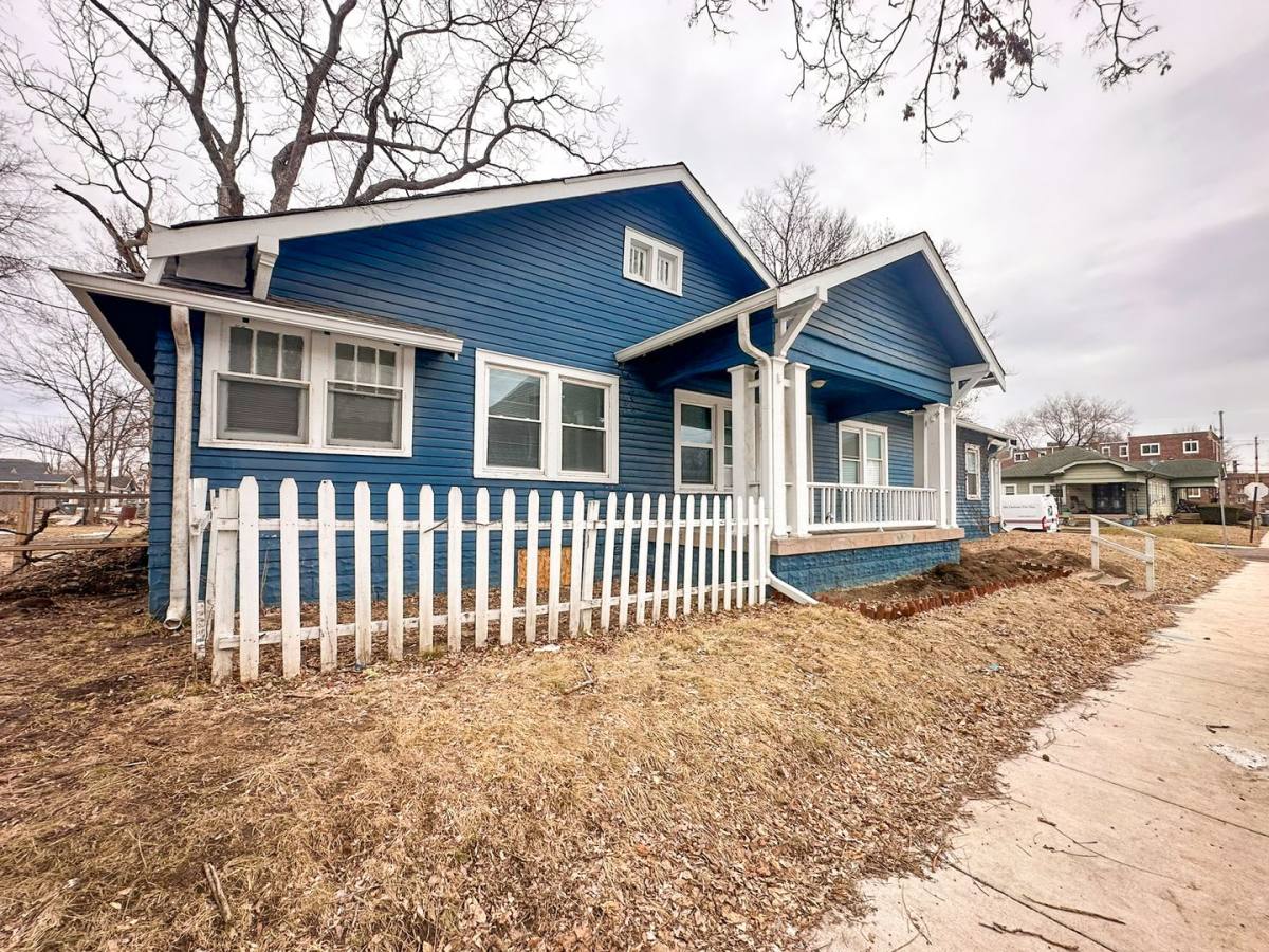 Apartment for rent at 136 W 37th St, Indianapolis, IN 46208