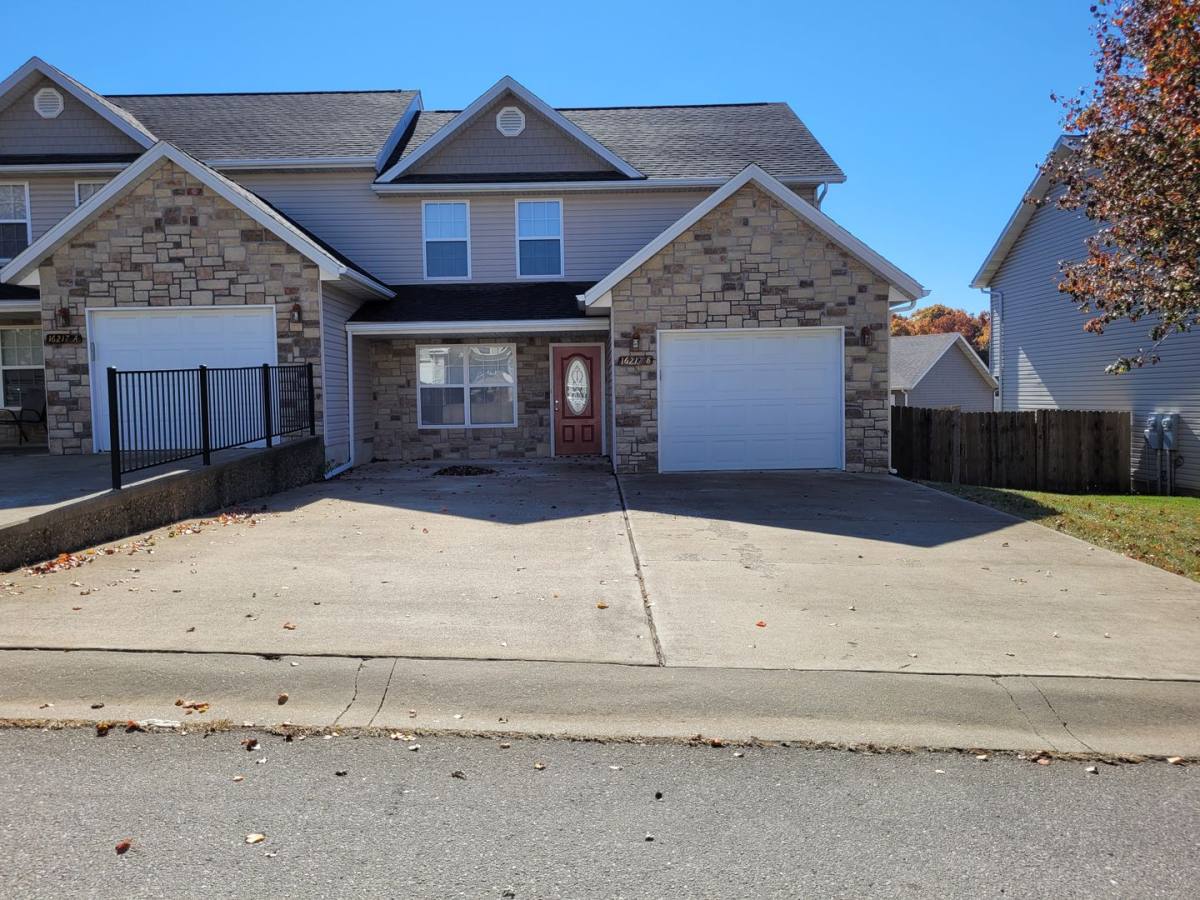 Apartment for rent at 16212 A&B Holy Cross, Saint Robert, MO 65584