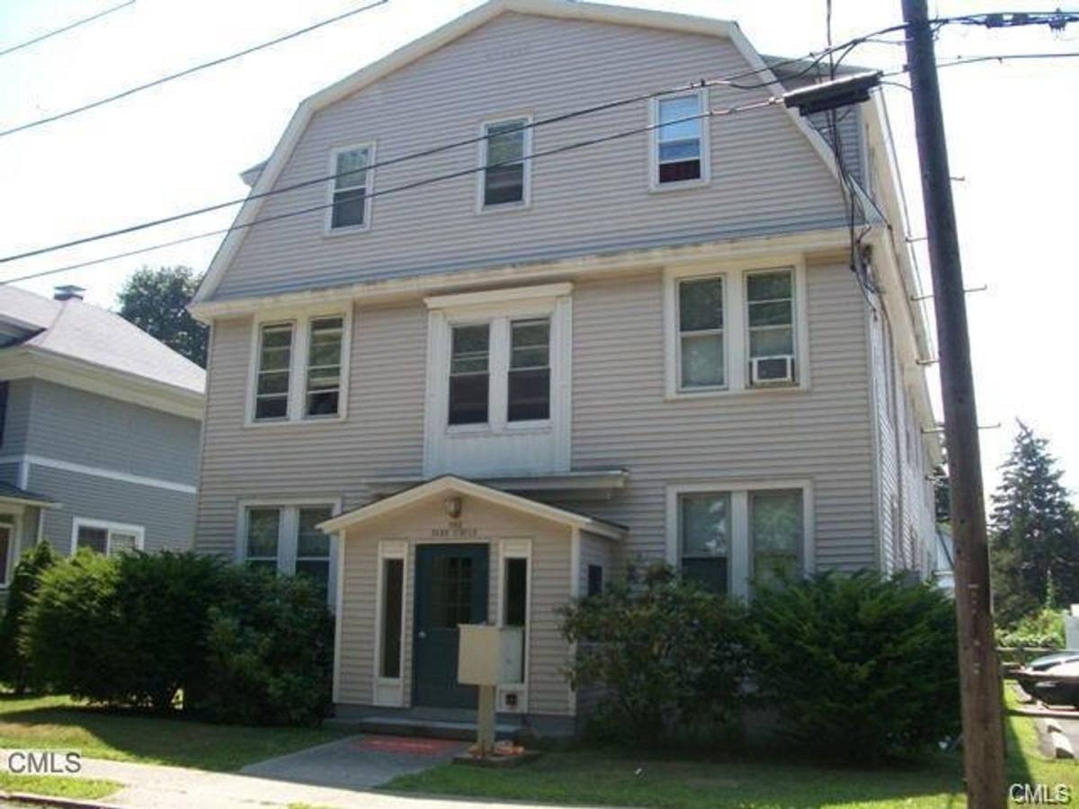 Apartment for rent at 1 Park Circle, Milford, CT 06460