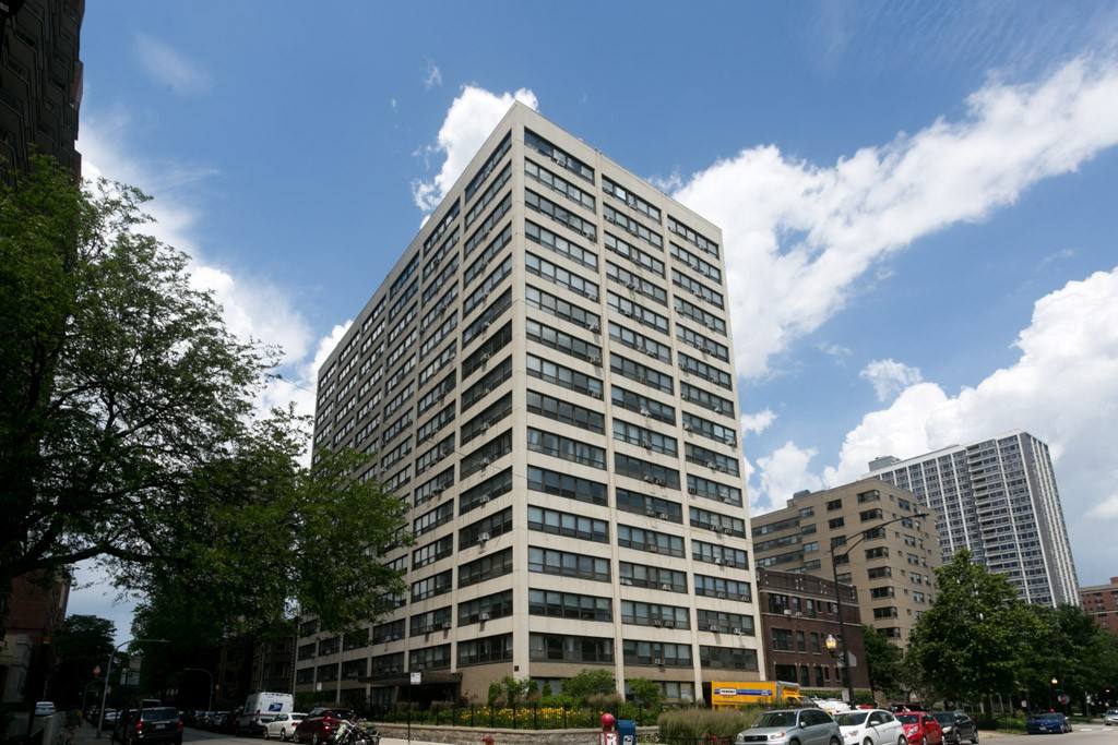 Apartment for rent at 4180 Marine Dr #D307, Chicago, IL 60613