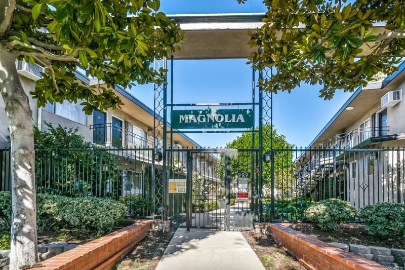 Apartment for rent at 999 E Locust St, Pasadena, CA 91106