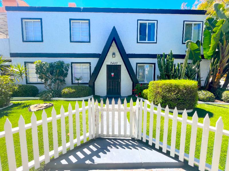Apartment for rent at 2403 Louella Ave #1, Venice, CA 90291