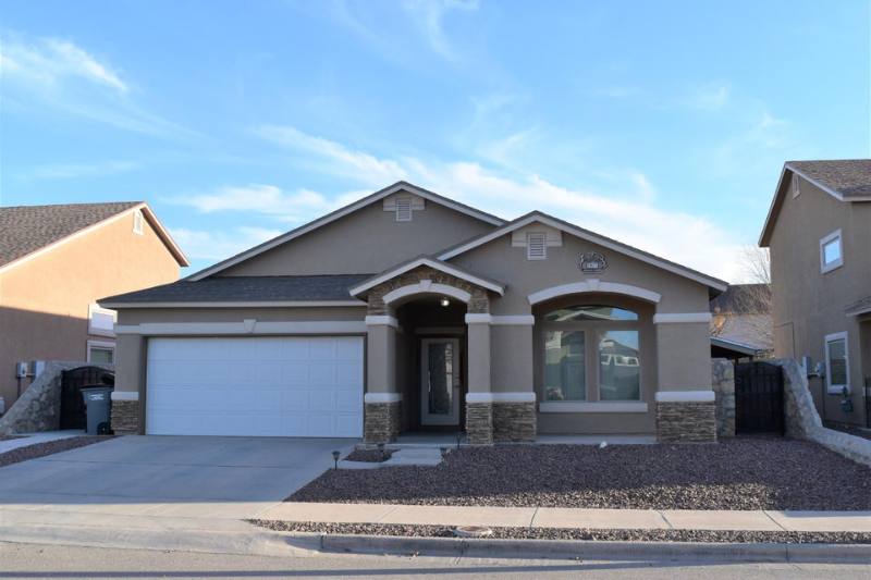 House for rent at 14350 N Cave Dr, El Paso, TX 79938