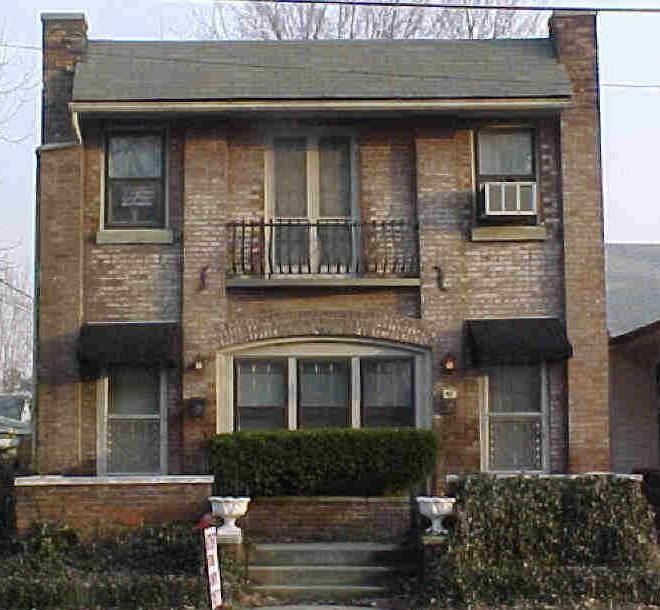 Apartment for rent at 524 E Chestnut St, Jeffersonville, IN 47130
