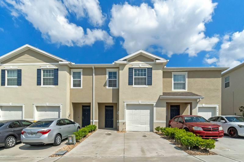 Townhouse for rent at 390 Feltrim Reserve Blvd, Davenport, FL 33837