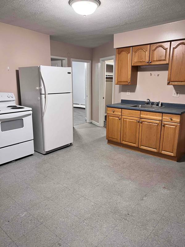 19 Thompson St #C, Sanford, ME 04073