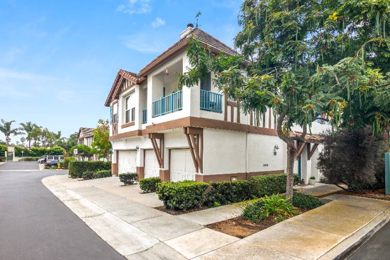 Townhouse for rent at 662 Sweet Pea Place, Encinitas, CA 92024