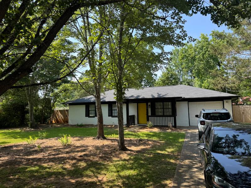 95 Grove Creek Dr, Locust Grove, GA 30248