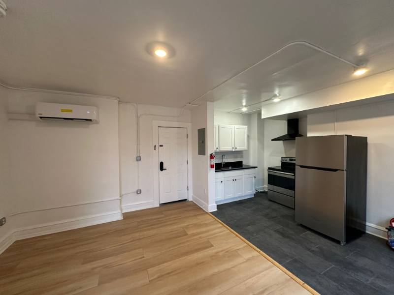 Apartment for rent at 1384 W 83rd St #405, Cleveland, OH 44102