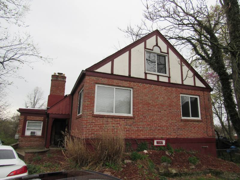 Apartment for rent at 3647 Ravenwood Ave #A, Cincinnati, OH 45213