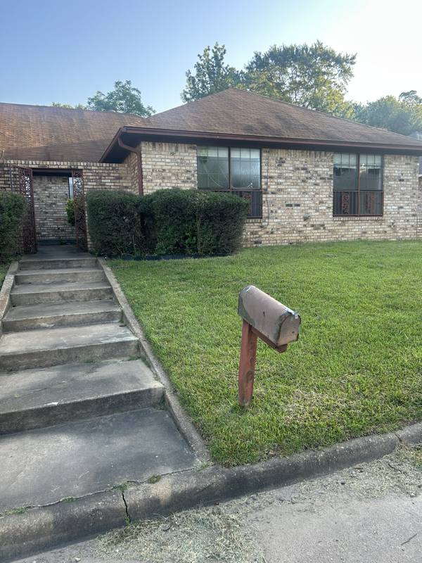 Apartment for rent at 310 Brookwood Dr, Texarkana, TX 75501