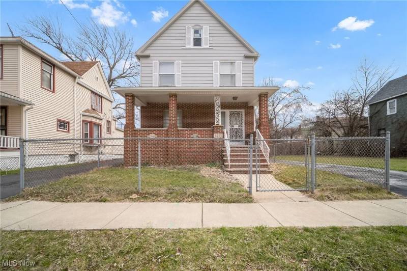 House for rent at 1433 E 112th St, Cleveland, OH 44106