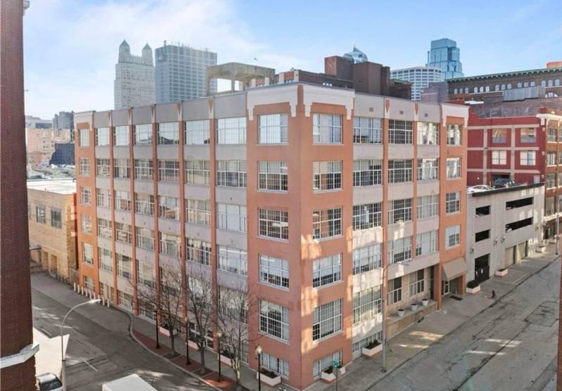 Apartment for rent at 321 W 7th St #205, Kansas City, MO 64105