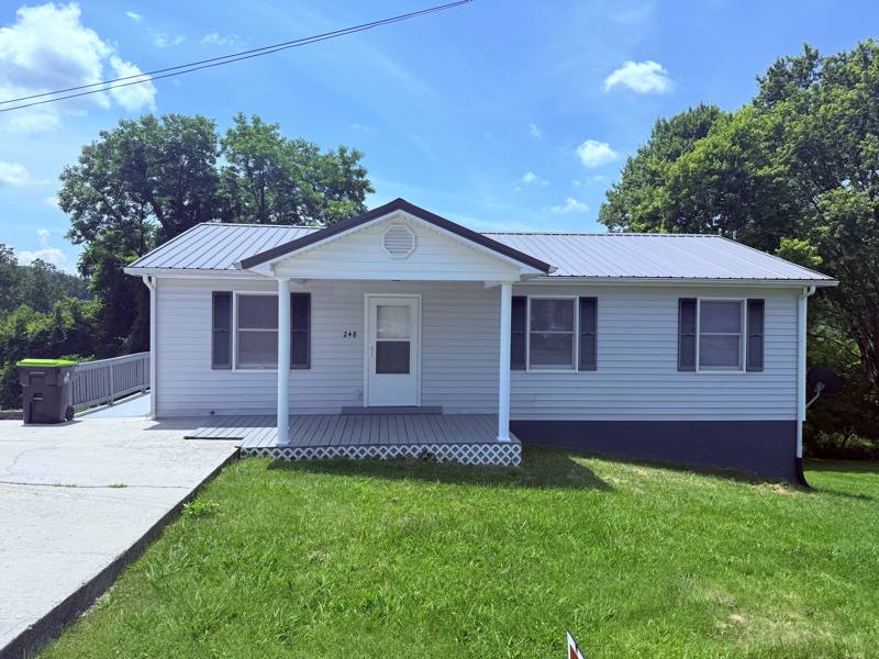 248 Overlook Dr, Chilhowie, VA 24319