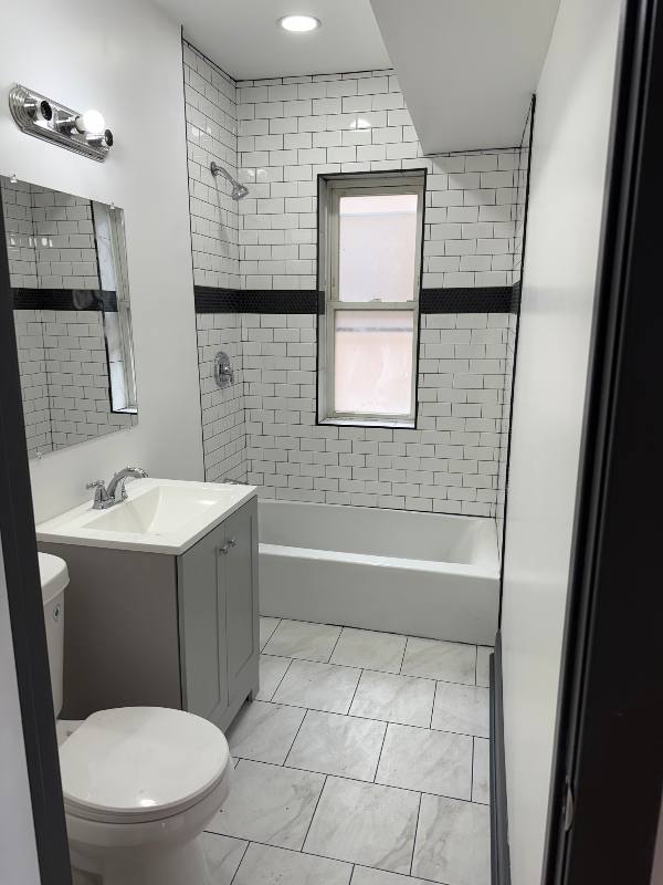 Apartment for rent at 5444 W Huron #1W, Chicago, IL 60642