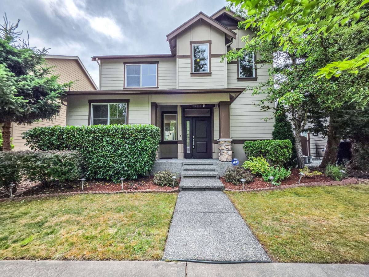 House for rent at 24213 NE 110th St, Redmond, WA 98053