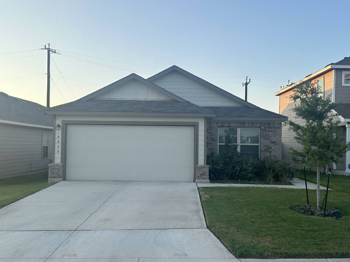 House for rent at 6235 Willow Point Blvd, San Antonio, TX 78219