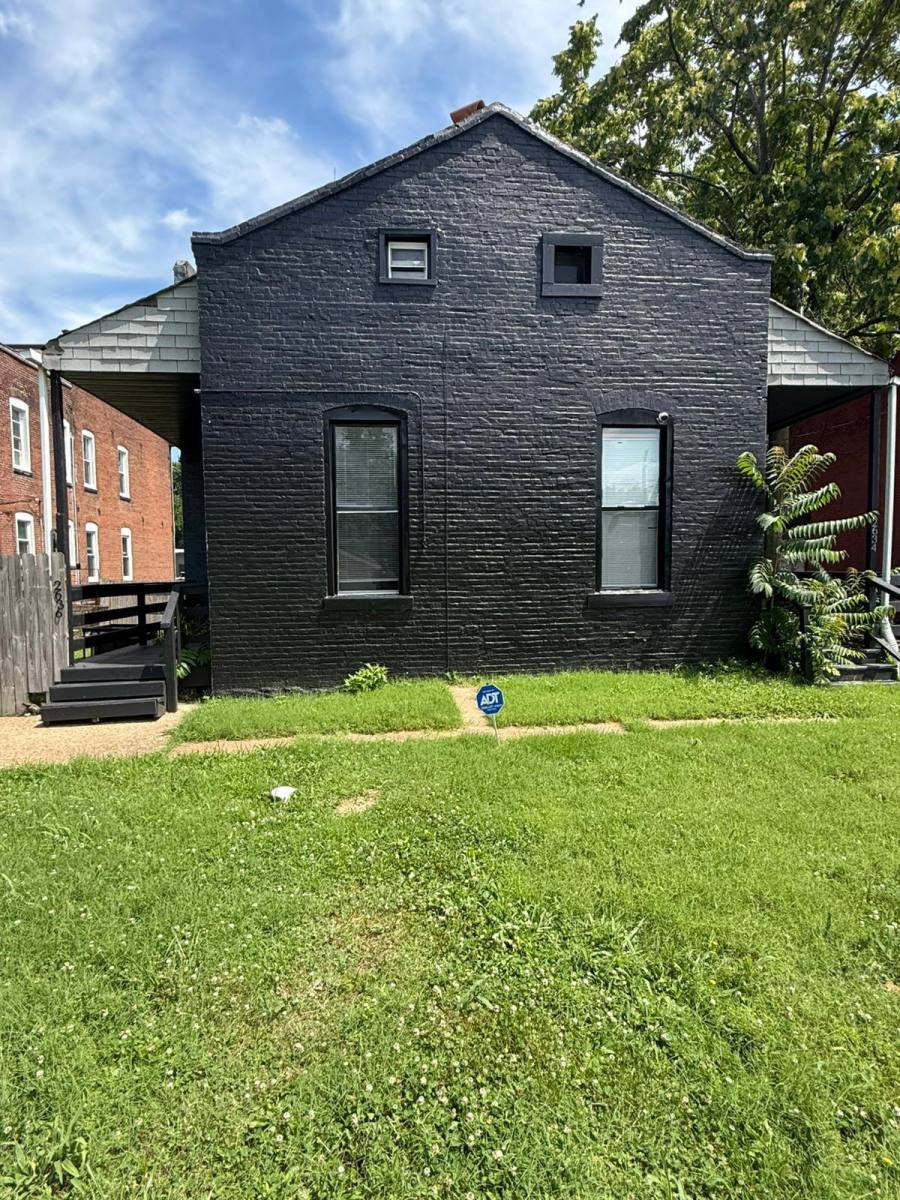 Townhouse for rent at 2636 Arsenal St, Saint Louis, MO 63118