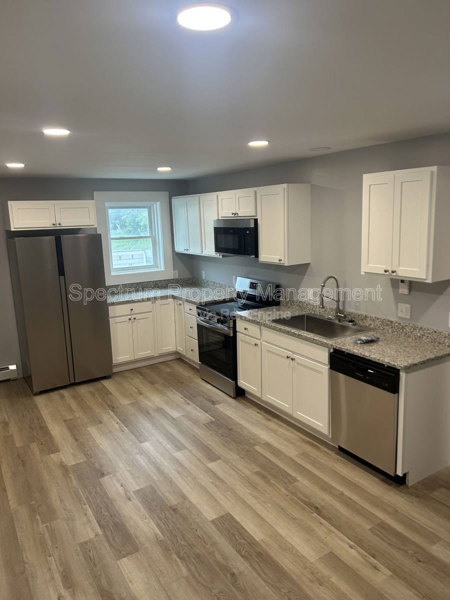 Apartment for rent at 100 Mount Vernon Ave #3, Augusta, ME 04330