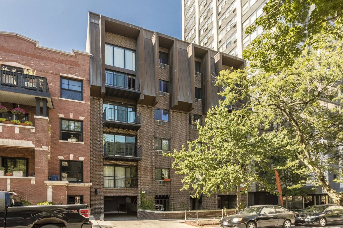 Apartment for rent at 512 W Wrightwood Ave #2B, Chicago, IL 60614