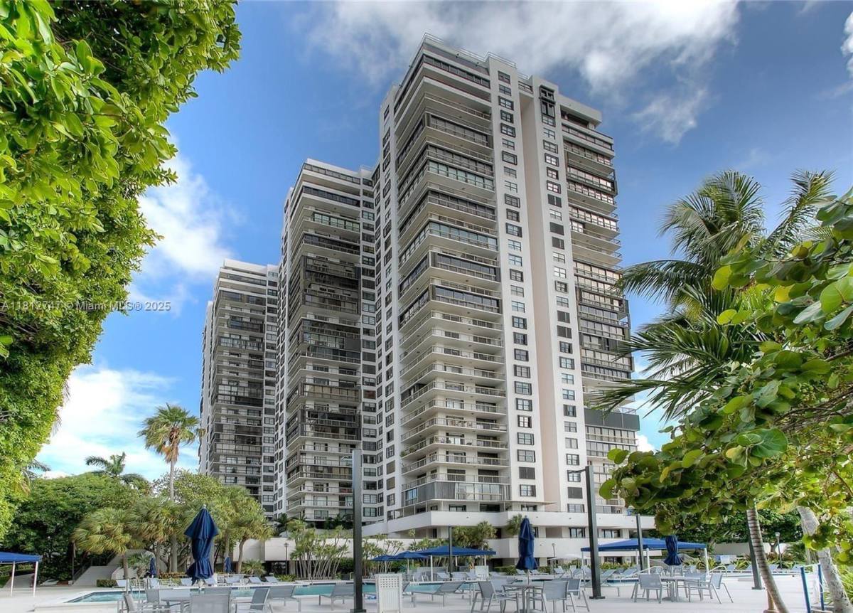 House for rent at 2333 Brickell Ave #1516, Miami, FL 33129