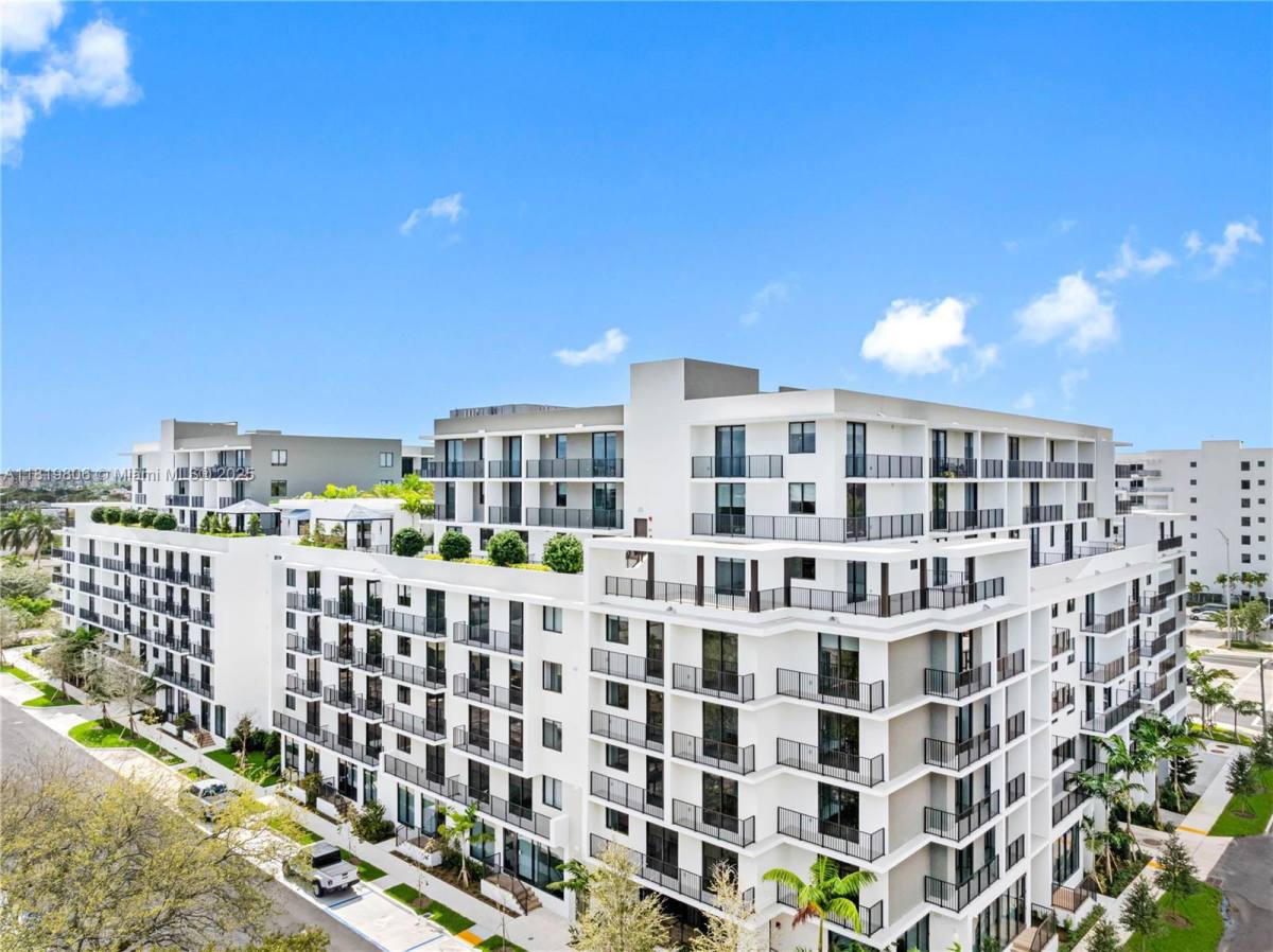 Apartment for rent at 208 N Federal Highway 713, Pompano Beach, FL 33062