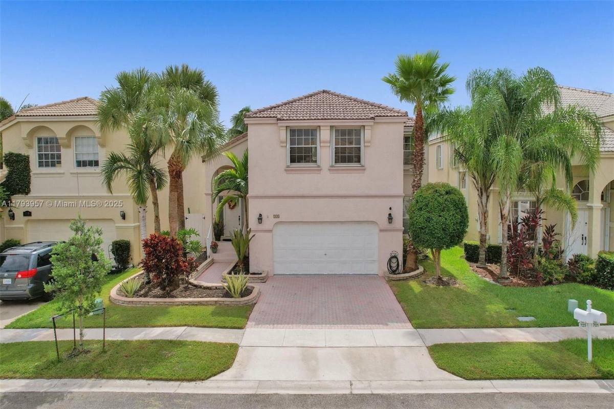 House for rent at 725 NW 156th Ave, Pembroke Pines, FL 33028