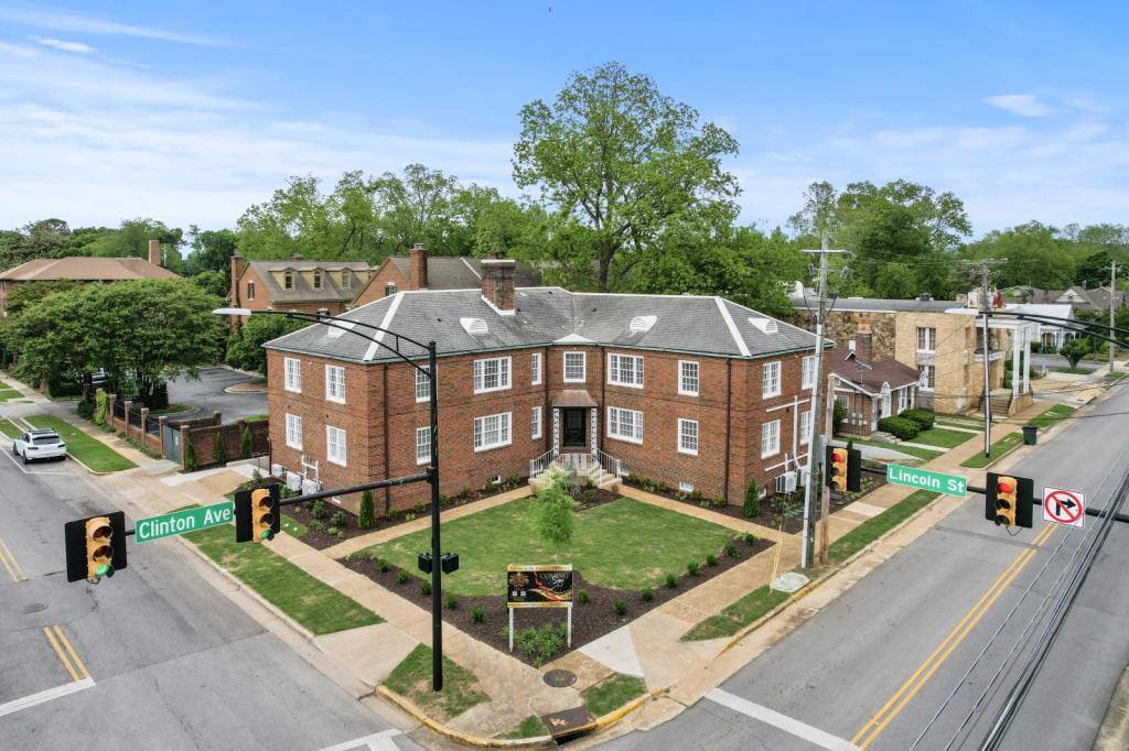 Apartment for rent at 401 Clinton Ave E, Huntsville, AL 35801