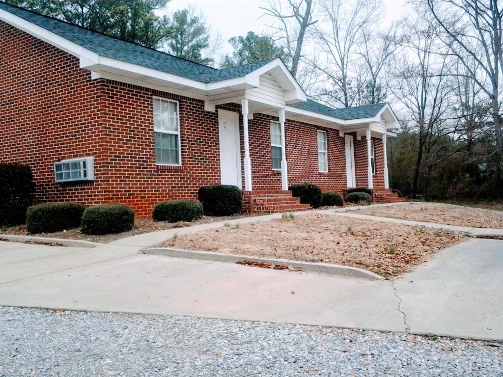Apartment for rent at 1620 Old Shocco Rd, Talladega, AL 35160