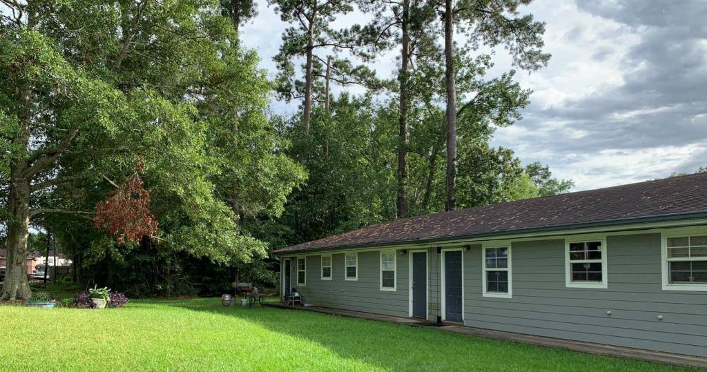 Apartment for rent at 1623 Pinewood Rd #6, Lake Charles, LA 70611